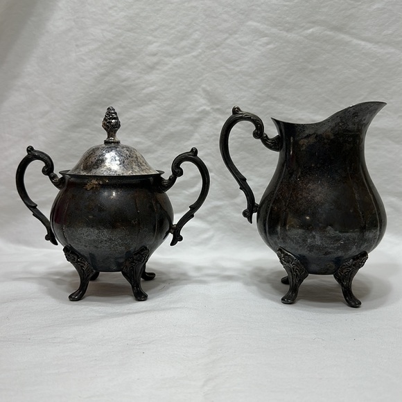 Sugar bowl and creamer set - Picture 3 of 6